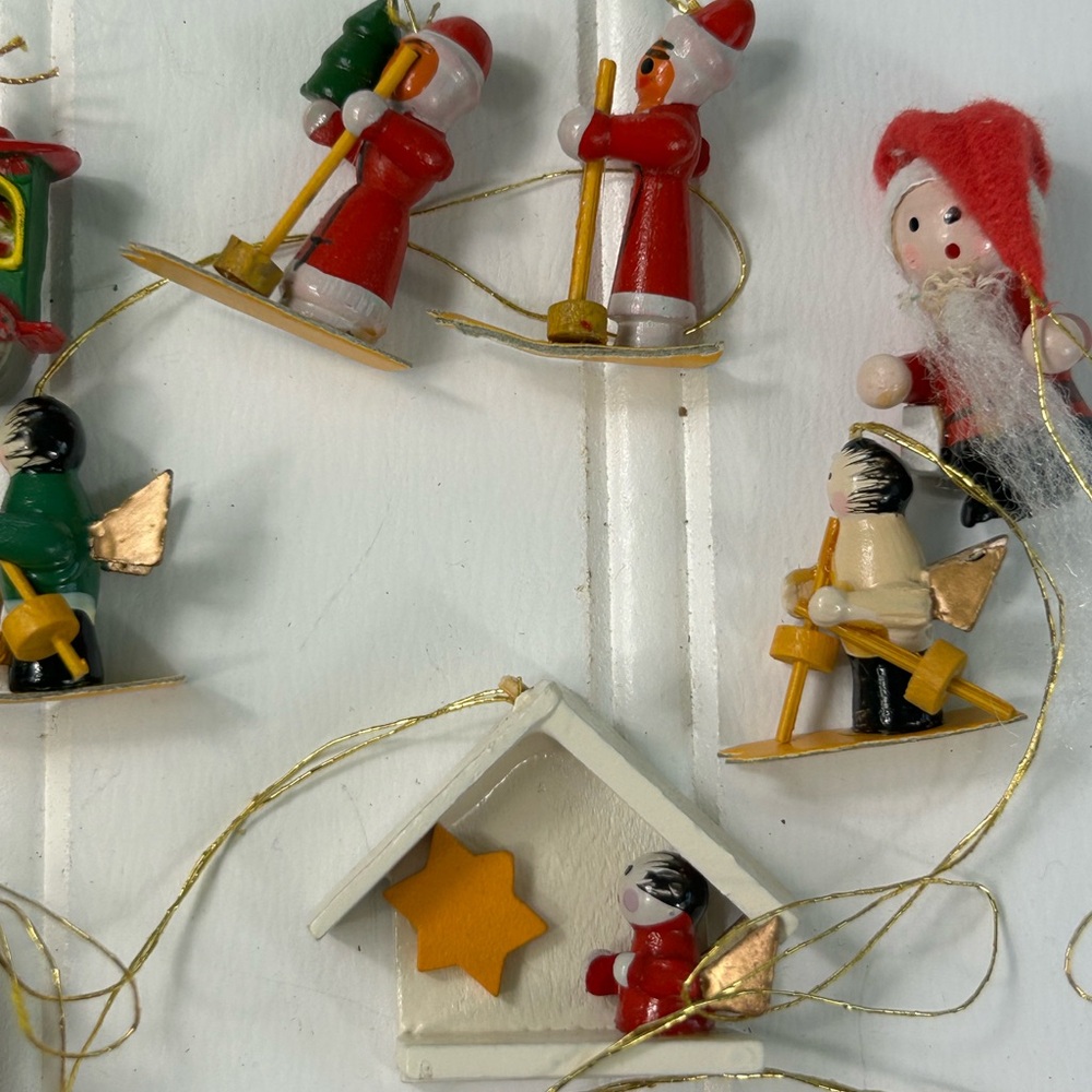 Vintage Ornaments Colorful Wooden Christmas Holiday Miniature Lot of 36 - Picture 3 of 6